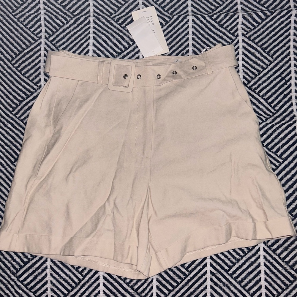 Vanilla dress shorts